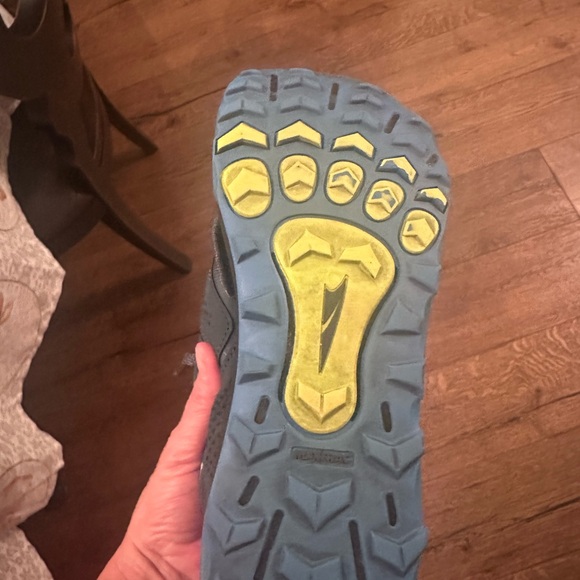 Altra - Picture 10 of 13